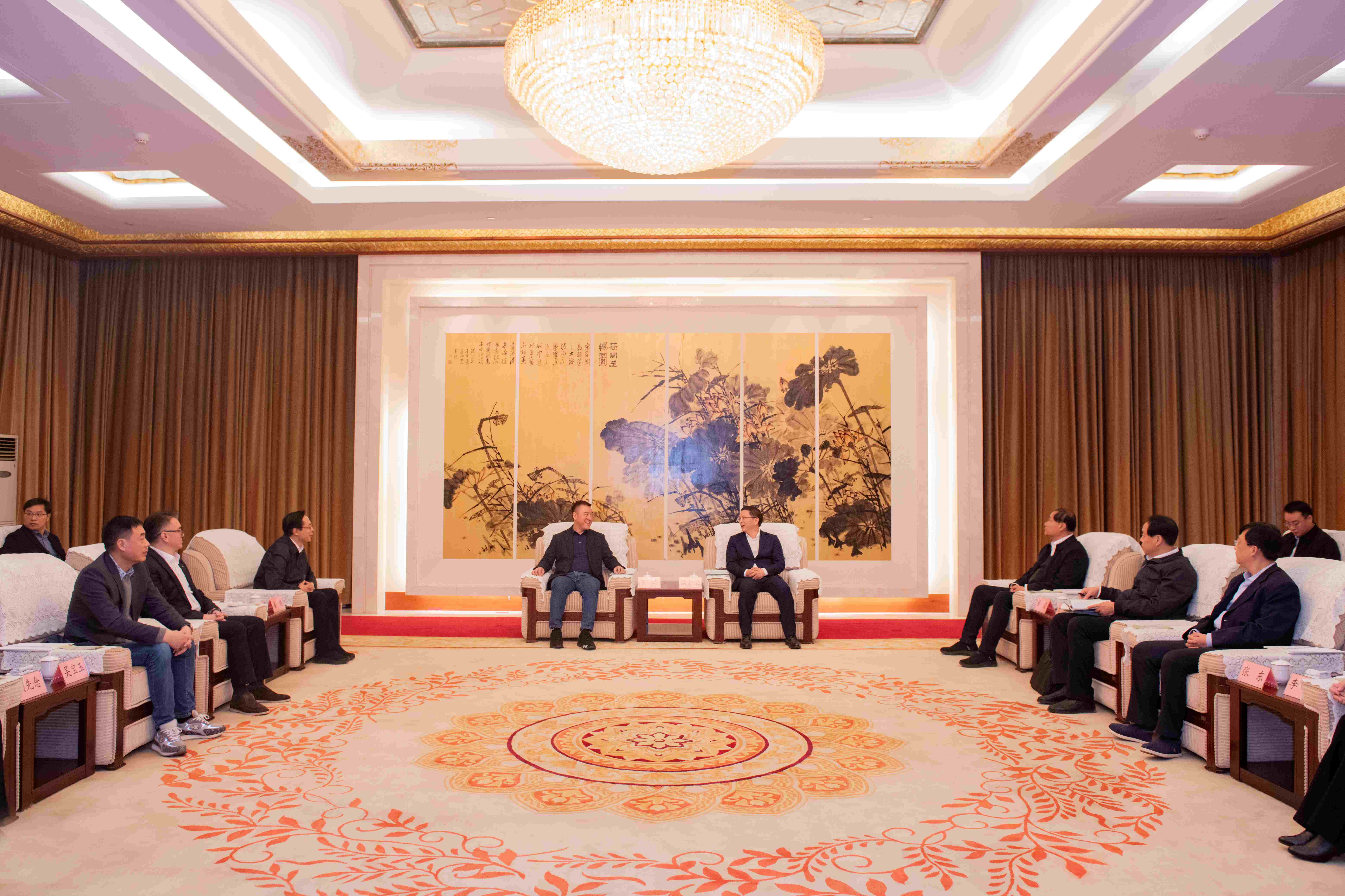 伟德国际1946官方网科技董事长陈涛向导深圳市和惠州市企业家前往济宁市考察交流 